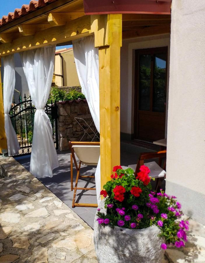 Apartments By The Sea Martinscica, Cres - 14334 المظهر الخارجي الصورة