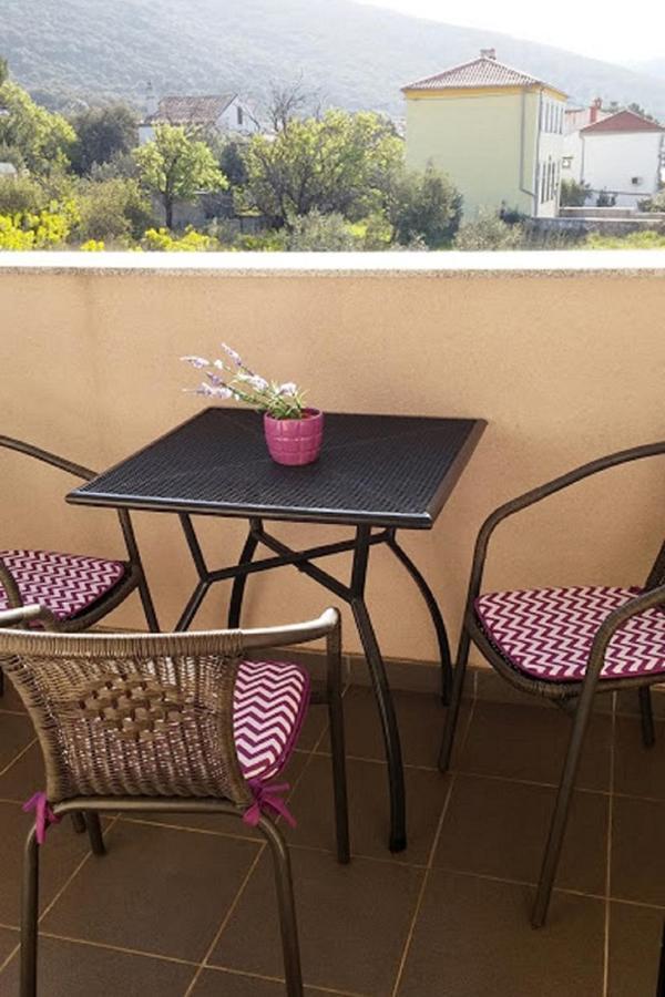 Apartments By The Sea Martinscica, Cres - 14334 المظهر الخارجي الصورة
